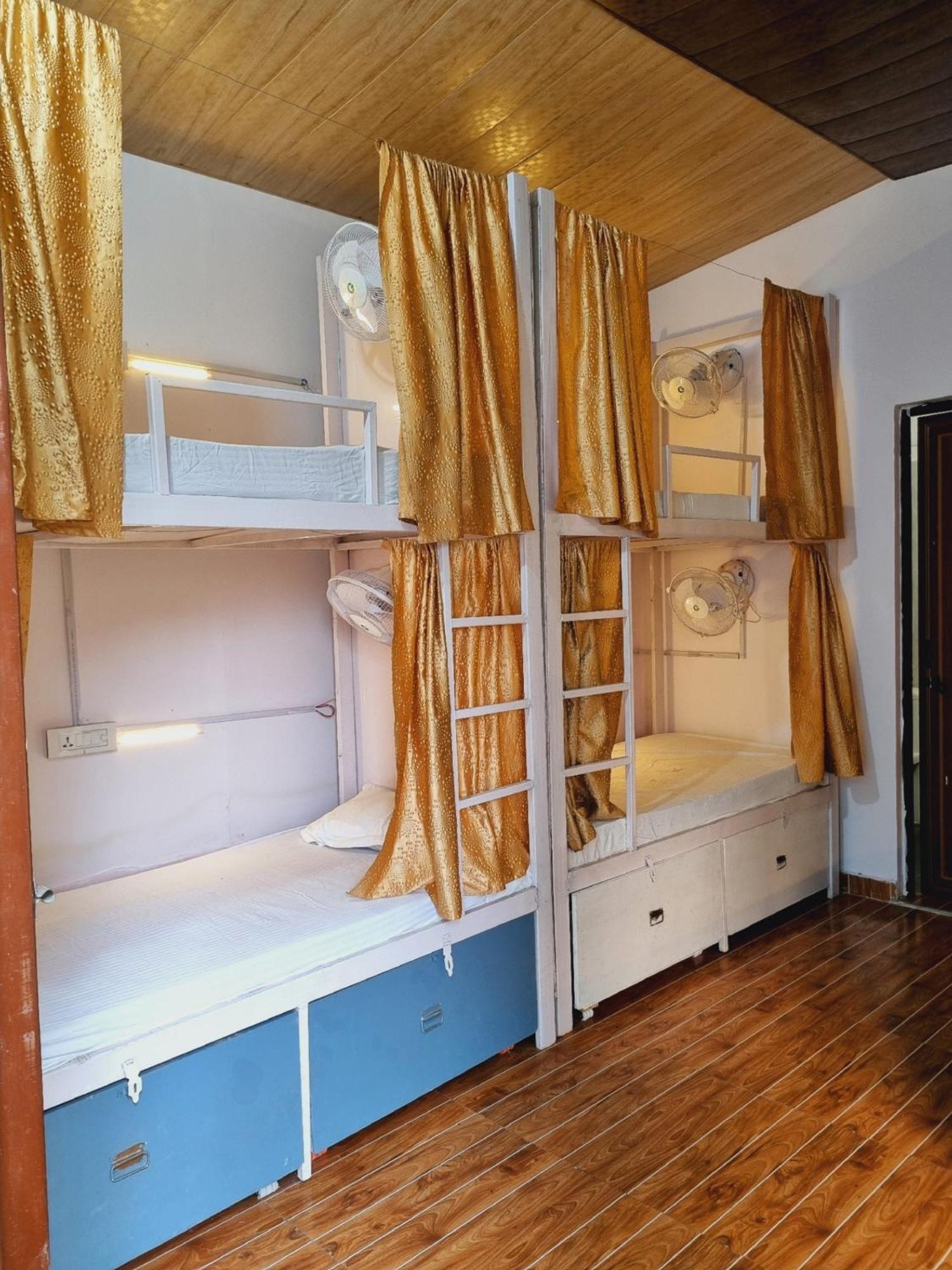 Landlopers Hostel Rishīkesh المظهر الخارجي الصورة