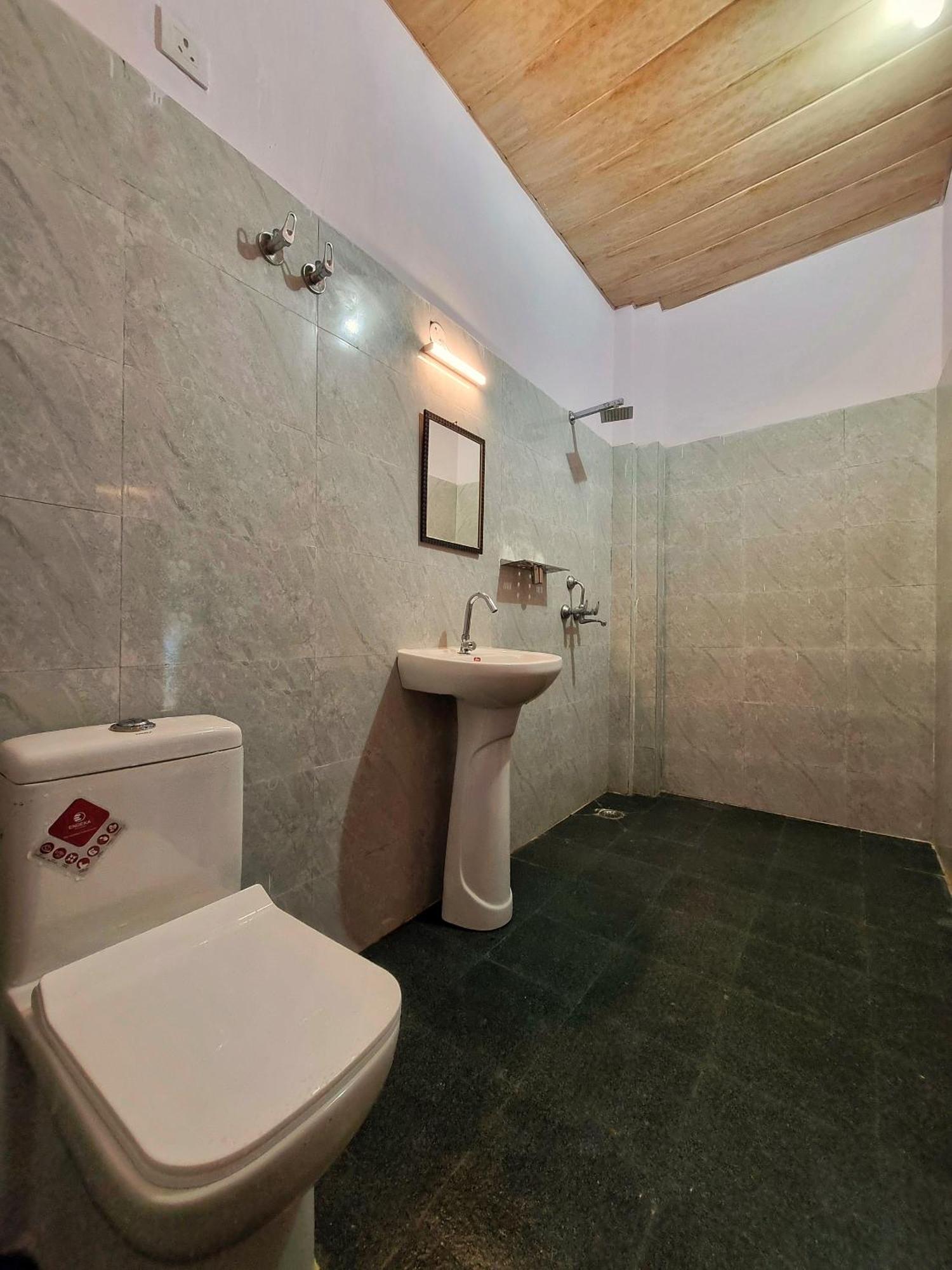 Landlopers Hostel Rishīkesh المظهر الخارجي الصورة
