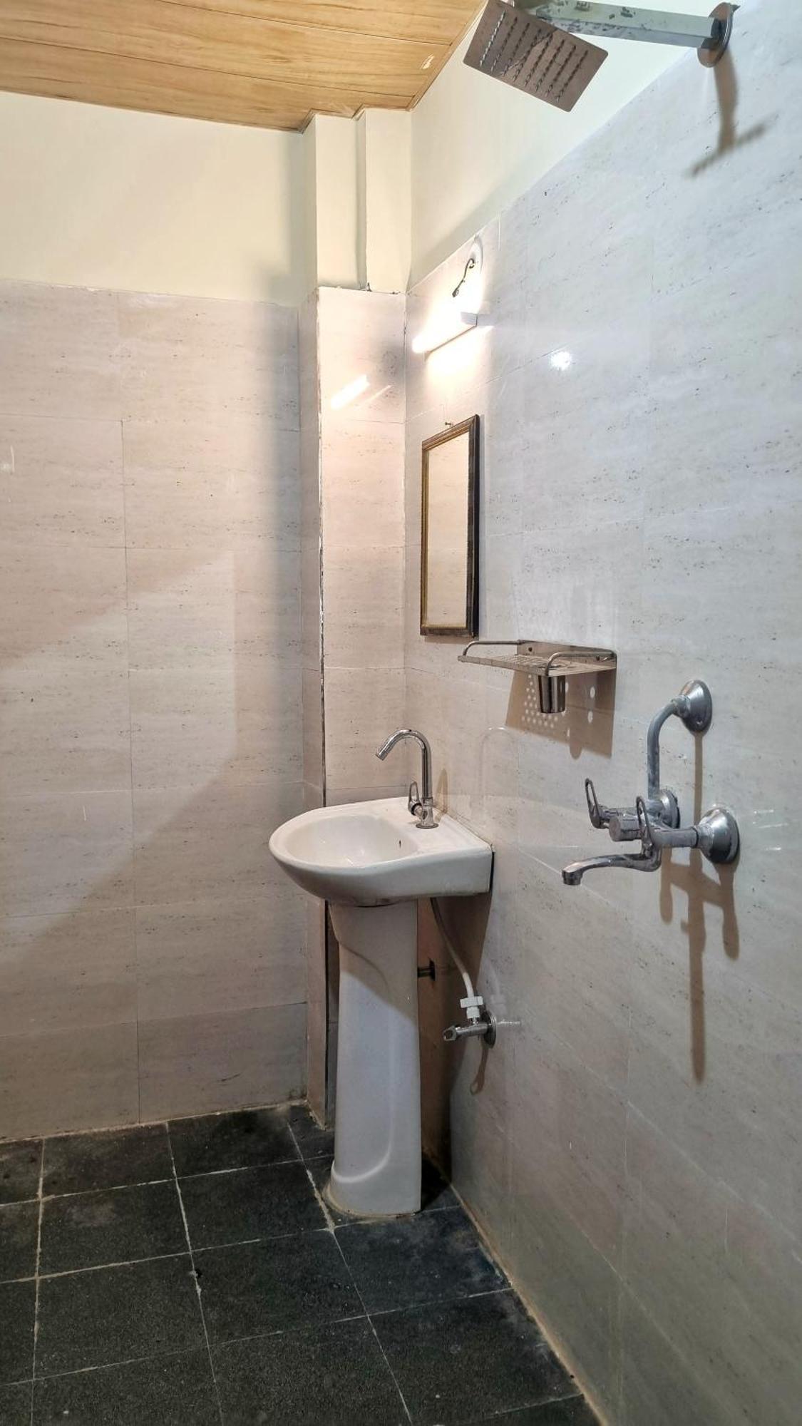 Landlopers Hostel Rishīkesh المظهر الخارجي الصورة