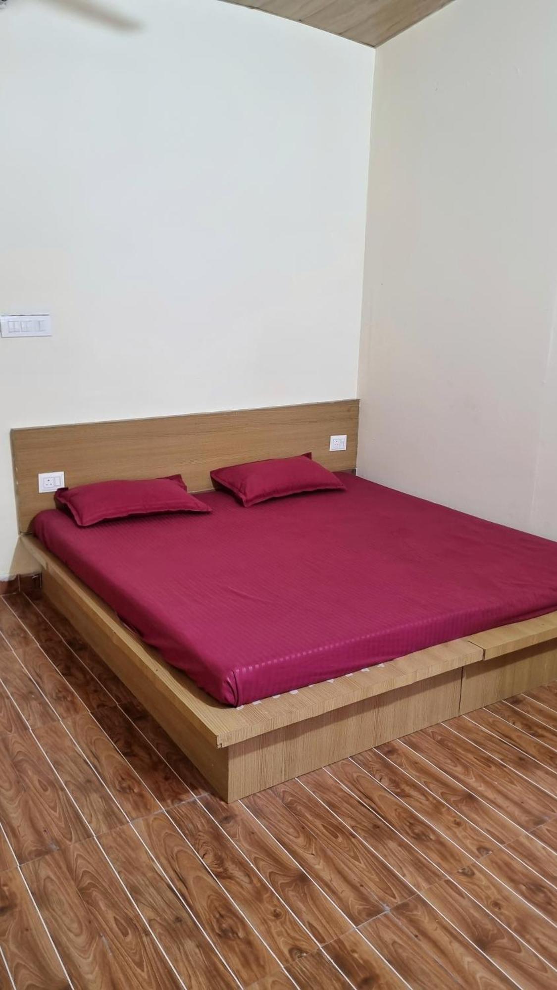 Landlopers Hostel Rishīkesh المظهر الخارجي الصورة