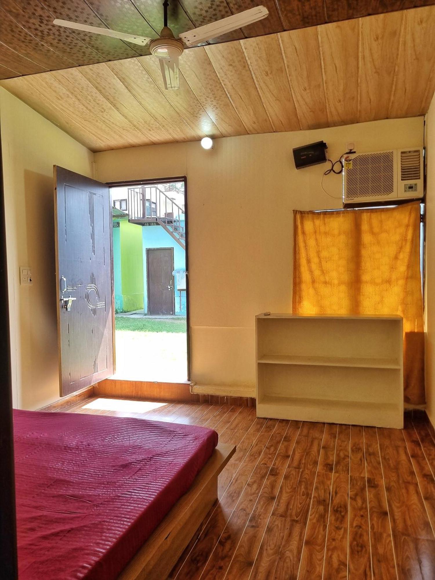 Landlopers Hostel Rishīkesh المظهر الخارجي الصورة