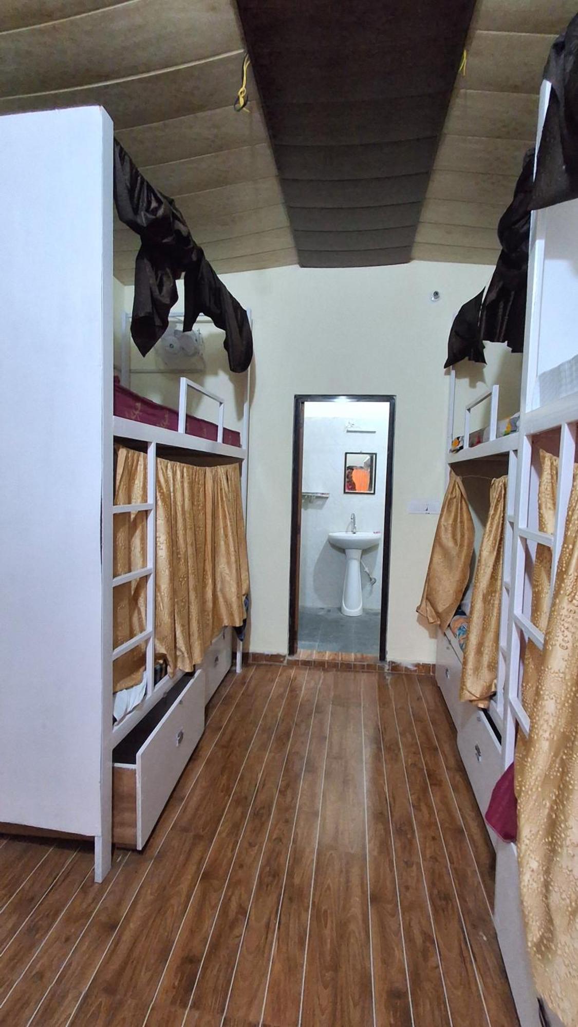 Landlopers Hostel Rishīkesh المظهر الخارجي الصورة