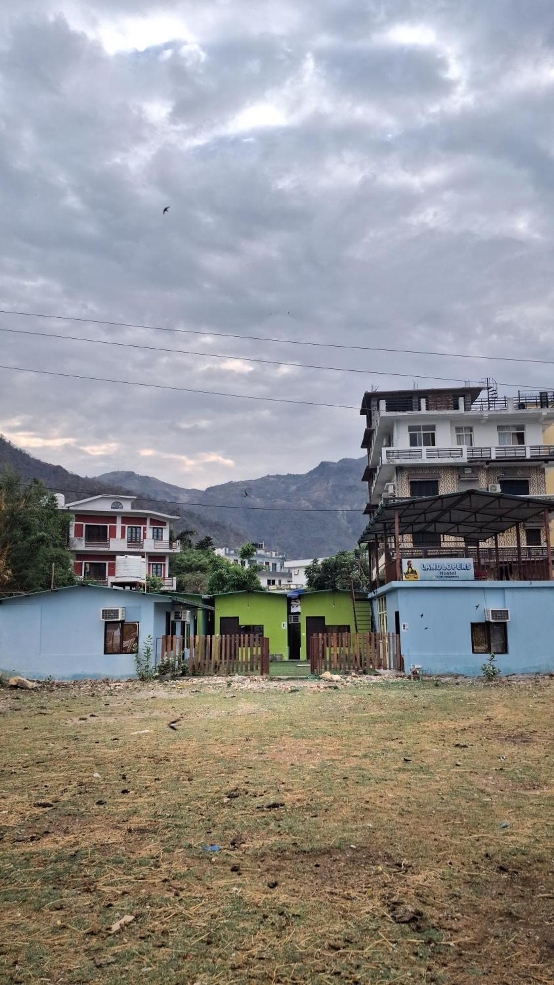 Landlopers Hostel Rishīkesh المظهر الخارجي الصورة